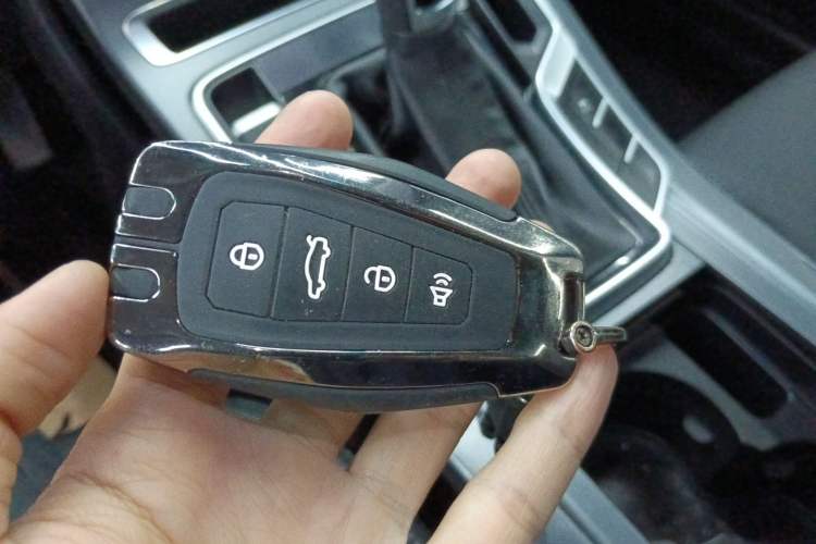 Used Geely Auto Emgrand 2019 Leading Edition 1.5L CVT Upward-Connected Model China VI Standard
