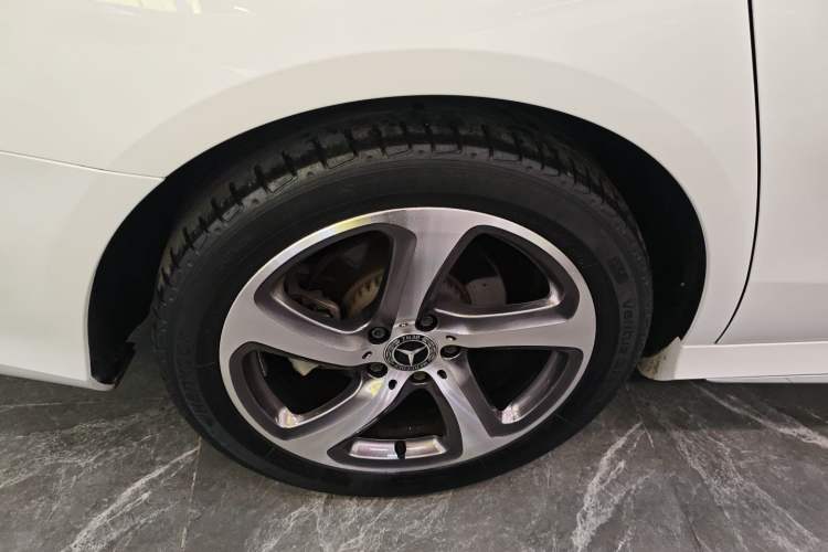 Used Mercedes-Benz E-Class 2017 E 300 L Sporty and Stylish Model
