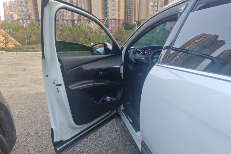 Used Peugeot 5008 2017 380THP 7-Seater Luxury Edition
