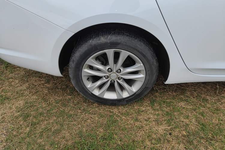 Used Buick Verano 2019 Sedan 20T Dual-Clutch Leading Model Right Rear Wheel Hub