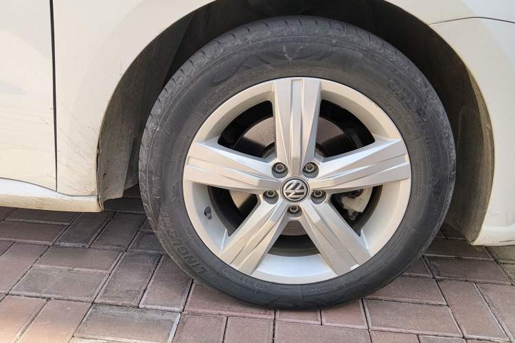 Used Volkswagen Lavida 2017 1.6L Automatic Fashion Edition
