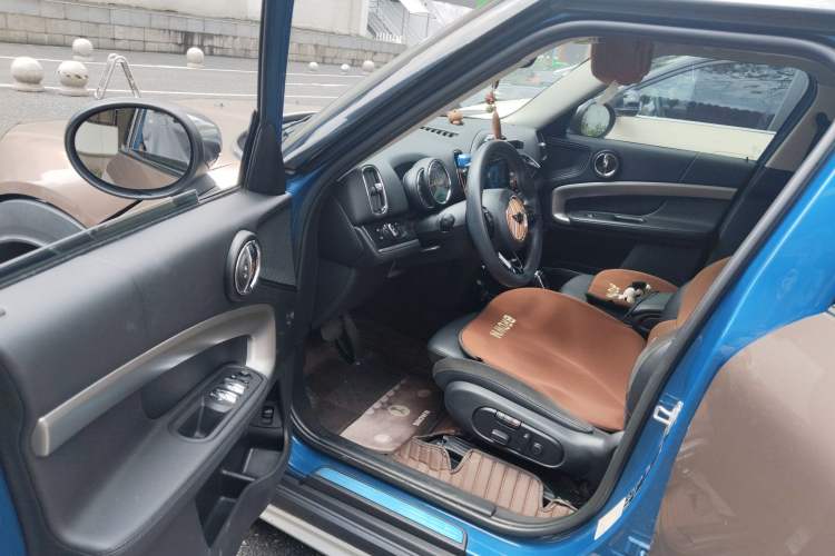 Used MINI Countryman 2019 1.5T COOPER ALL4 Artist Weekend Travel Edition
