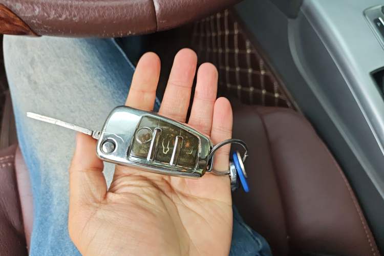 Used Audi A6L 2010 2.0 TFSI Automatic Standard Edition Vehicle Key