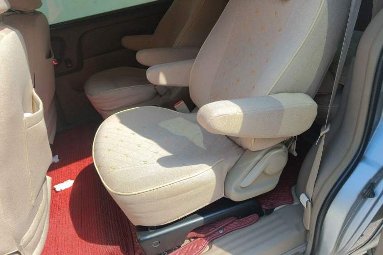 Used Buick GL8 2012 2.4L BASE Comfort Edition