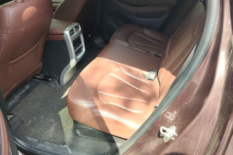 Used Buick Envision 2018 20T Two-Wheel Drive Luxury Model Left Rear Seat