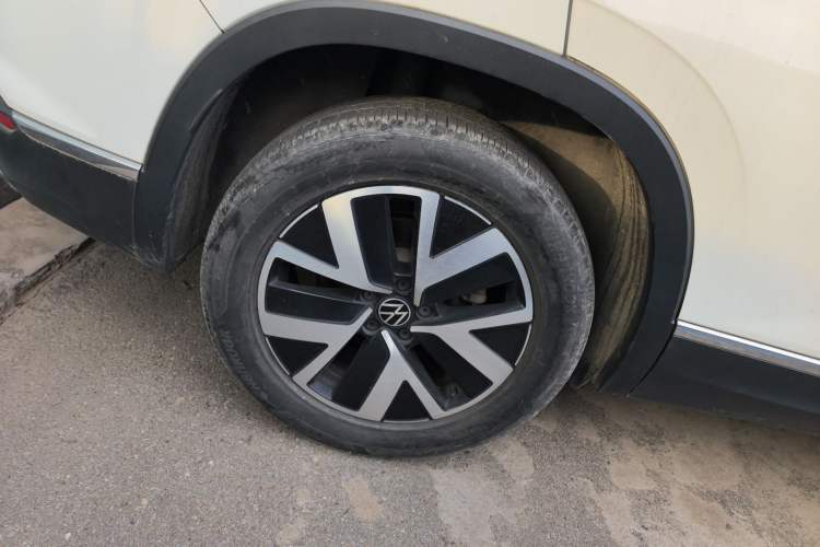 Used Volkswagen Tayron 2023 300TSI Two-Wheel-Drive Luxury Plus Advanced Edition
