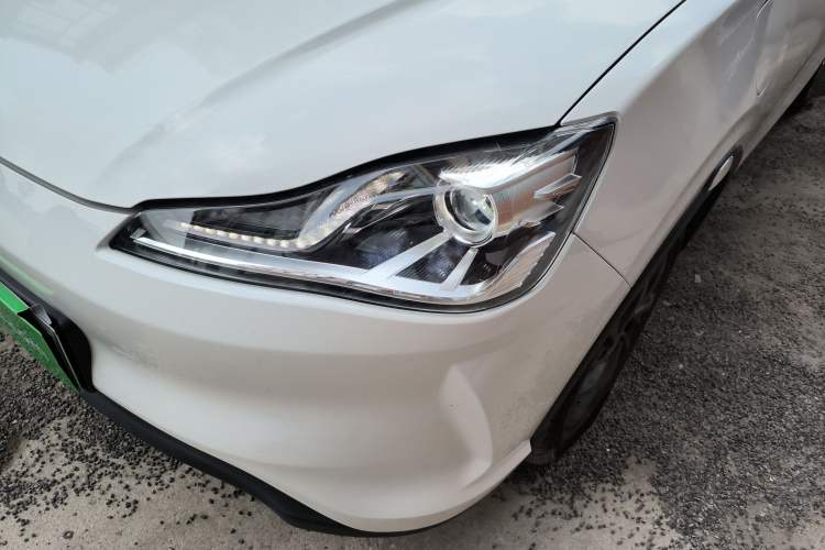 Used NETA V 2021 Standard Range Entertainment Version – Upgraded Model Left Front Headlight