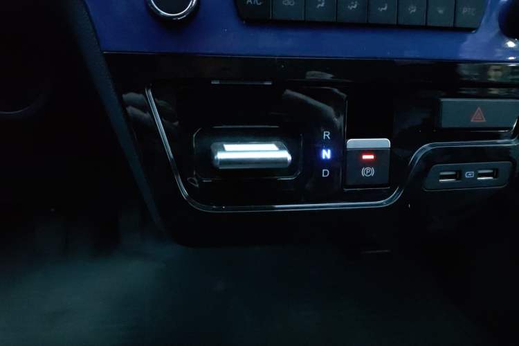 Used Dongfeng Yufeng EM27 2024 EM27L Eves Power 41.86 kWh Gear Lever