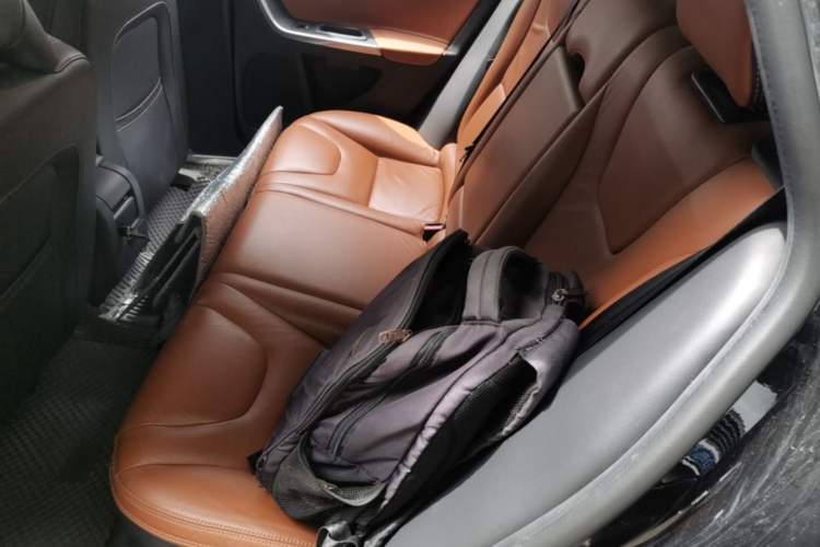 Used Volvo V60 2014 T5 Zhiya Edition
