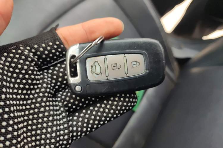 Used Kia Sportage R 2012 2.0L Automatic Two-Wheel Drive NAVI
