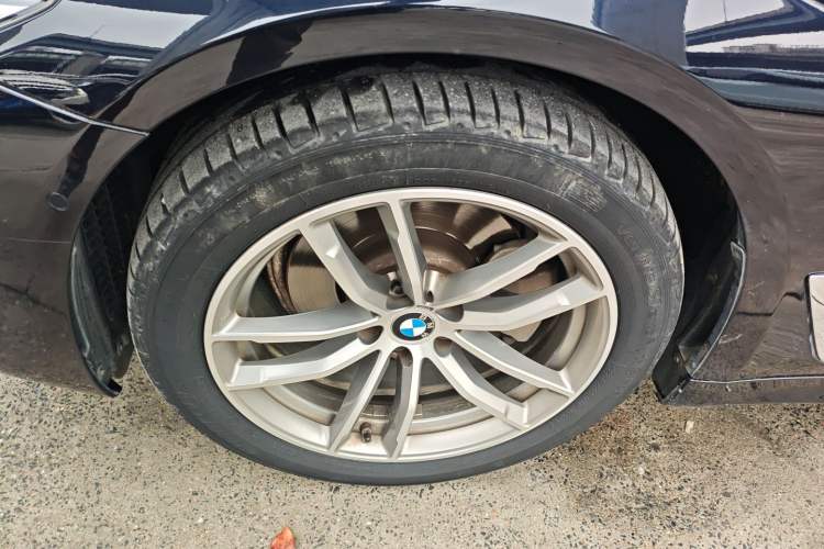 Used BMW 5 Series 2020 525Li M Sport Package Left Front Wheel Hub