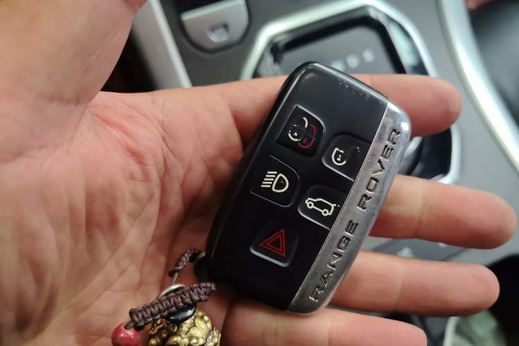 Used Land Rover Range Rover Evoque 2018 240 PS SE Smart Brilliance Edition
