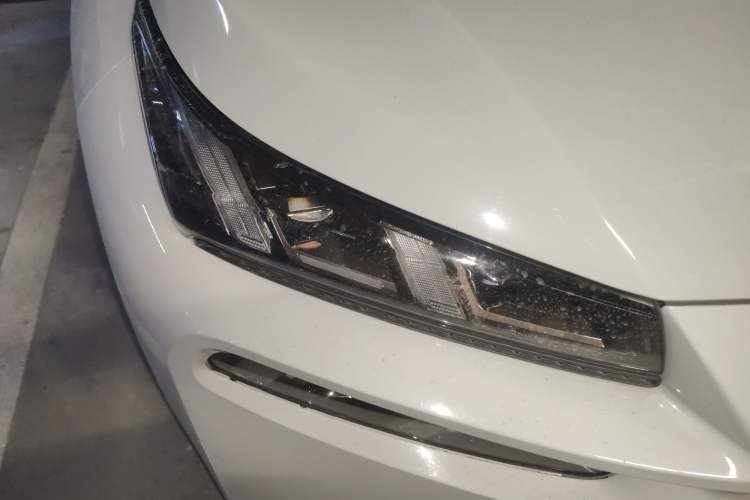 Used AION V 2023 Plus 70 Smart Tech Edition Lithium Iron Phosphate Right Front Headlight