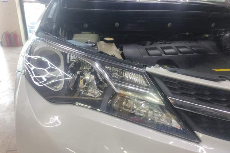 Used Toyota RAV4 2015 2.0L CVT Four-Wheel Drive New Edition
