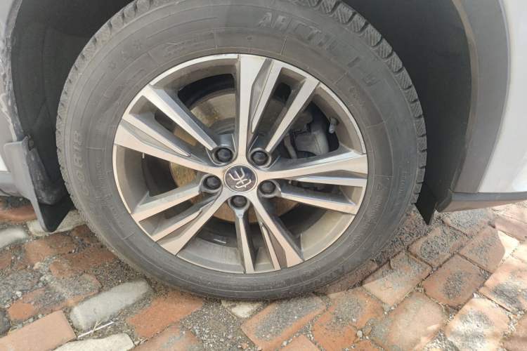 Used BYD Song Pro 2019 1.5T Automatic Luxury Model Right Front Wheel Hub
