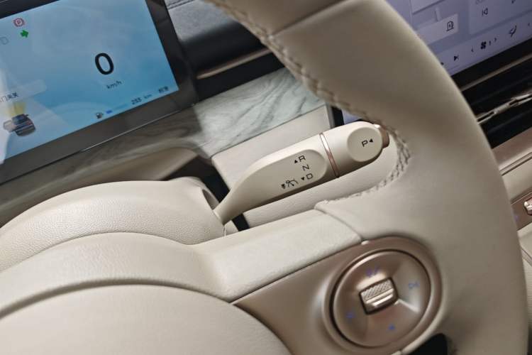 Used Wuling Xingguang S 2024 130 km Flagship Version Gear Lever