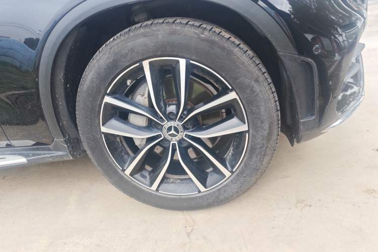 Used Mercedes-Benz GLC 2020 GLC 300 L 4MATIC Dynamic Edition Right Front Wheel Hub