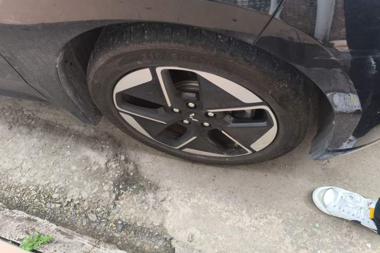 Used Wuling Xingguang 2023 150 Advanced Edition Right Front Wheel Hub