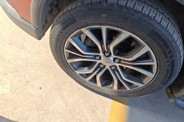 Used Mitsubishi Outlander 2018 2.0L Two-Wheel Drive Glory Edition 5 Seats Exterior 1