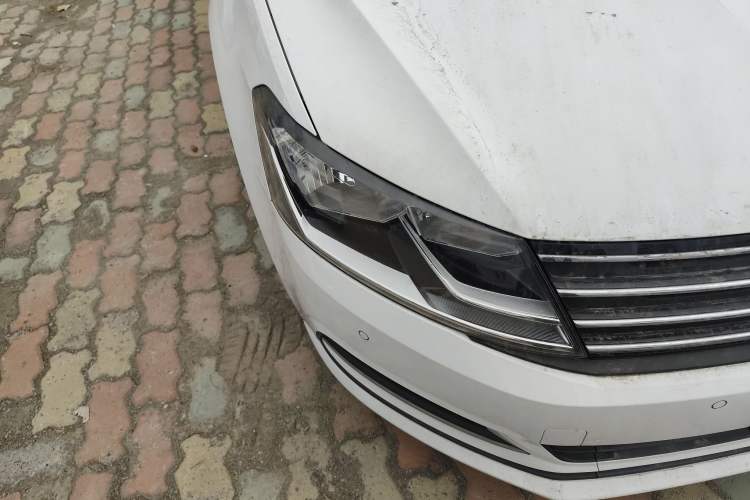 Used Volkswagen Gran Lavida 2017 230TSI DSG Comfort Edition Right Front Headlight