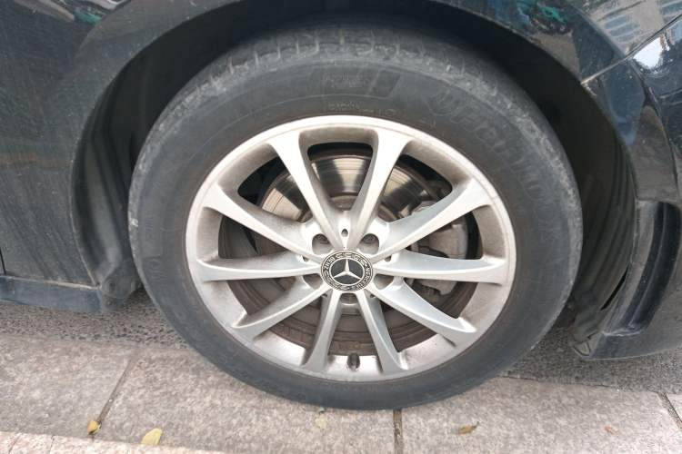 Used Mercedes-Benz A-Class 2019 A 200 L Sport Sedan Right Front Wheel Hub