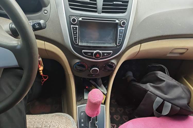 Used Hyundai Verna (older generation) 2010 Sedan 1.4L Automatic Comfort Model GS
