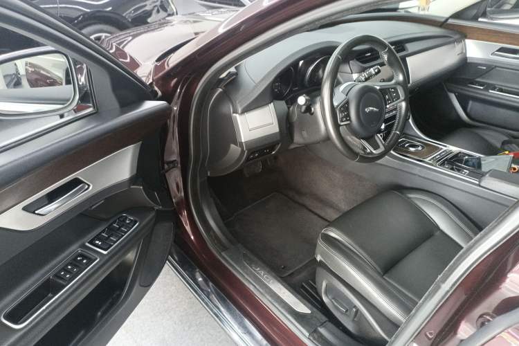 Used Jaguar XFL 2019 XFL 2.0T 200 PS Two-Wheel-Drive Elite Edition