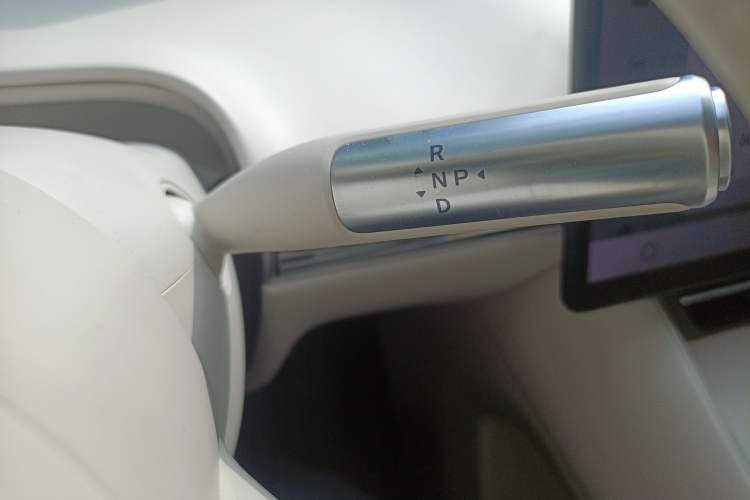 Used Hima Luxeed R7 2024 All-Electric 736 km Ultra Gear Lever