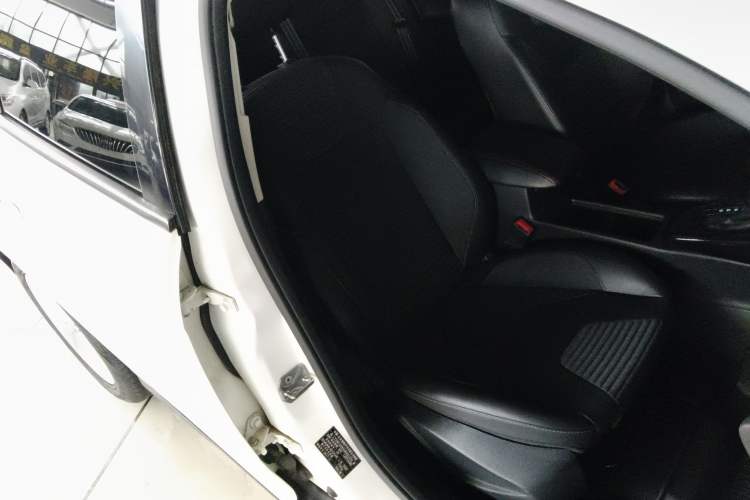 Used Ford Focus 2018 Hatchback Classic 1.6L Automatic Trendy SmartDrive Edition Right Front Seat