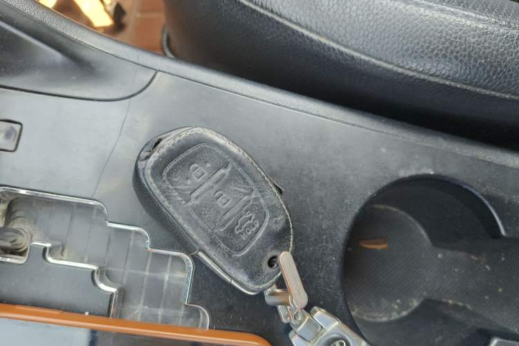 Used Hyundai ix35 2013 2.0L Automatic Two-Wheel Drive Smart GLS China IV Standard Vehicle Key