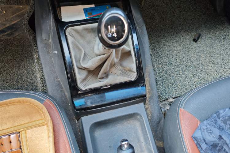 Used Great Wall Wingle 5 2014 2.4L European Version Two-Wheel Drive Entry-Level Big Double-Cab 4G69S4N