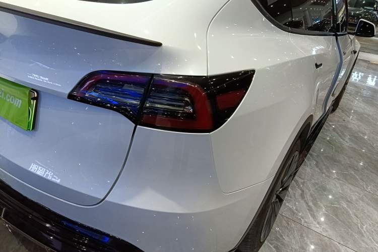 Used Tesla Model Y 2024 Rear-Wheel-Drive Version Right Rear Taillight