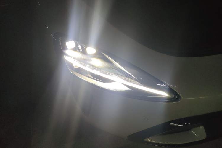 Used Xiaomi Auto SU7 2024 Four-Wheel Drive Ultra-Long Range Advanced Intelligent Driving Max Edition Exterior 6