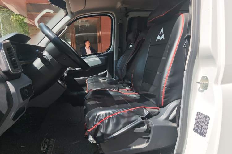 Used SAIC MAXUS Xintu V80  Left Front Seat