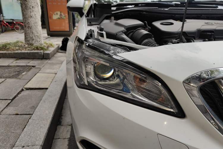 Used Buick Verano 2017 Sedan 20T Dual-Clutch Leading Model