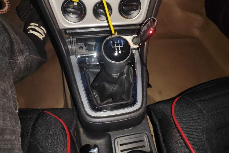 Used Volkswagen Lavida 2013 Restyled Classic 1.6L Manual Comfort Edition