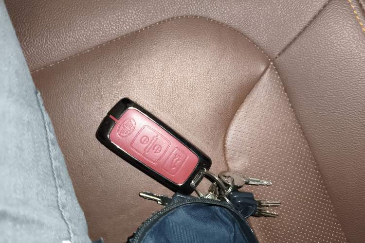 Used FAW Senya R7 2017 1.6L Automatic Smart Version
