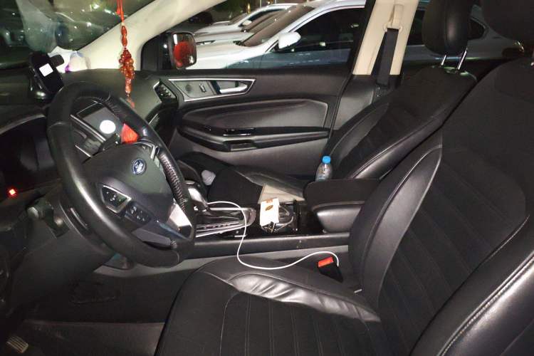 Used Ford Edge 2016 EcoBoost 245 Two-Wheel-Drive Titanium 7-Seater
