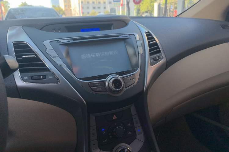 Used Hyundai Elantra (5th Generation / Langdong) 2012 1.6L Automatic Fashion Edition