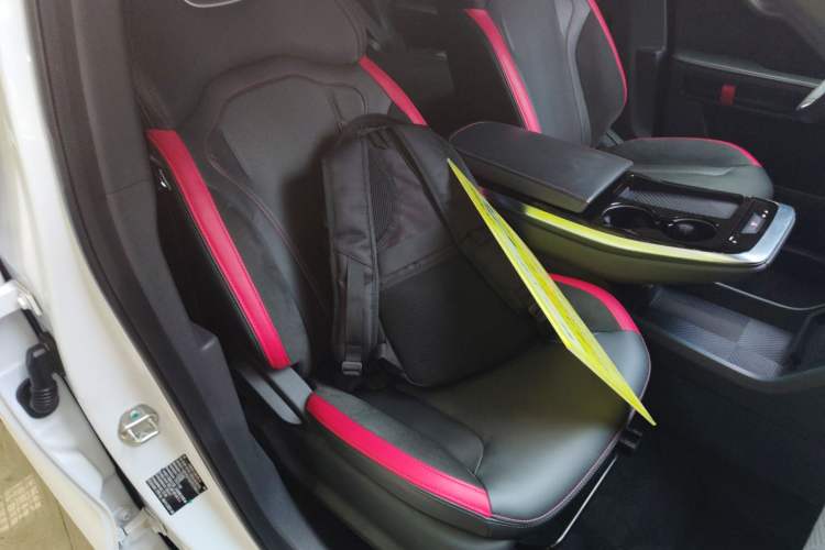 Used JETOUR Dashing i-DM 2023 1.5T DHT Lightning Right Front Seat