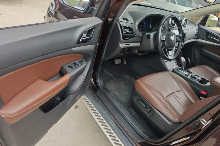 Used BYD S7 2015 2.0T Upgraded Automatic Luxury Version Driver Seat