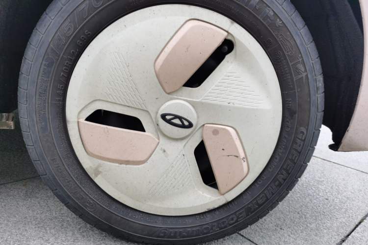 Used Chery QQ Ice Cream 2022 170km Sundae Phosphate Lithium-Ion Right Front Wheel Hub