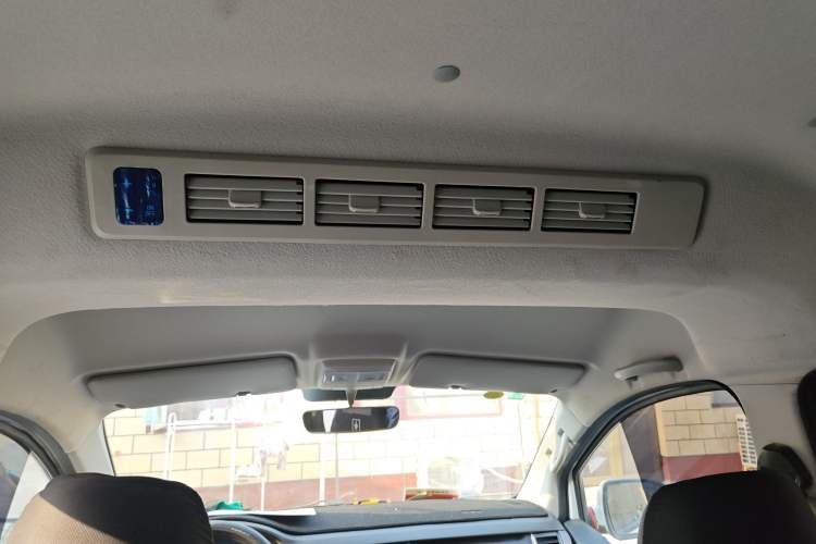 Used Jinbei Gold Hiace 2024 2.0L Travel Lion 5/6/7-Seater Central Air Conditioning