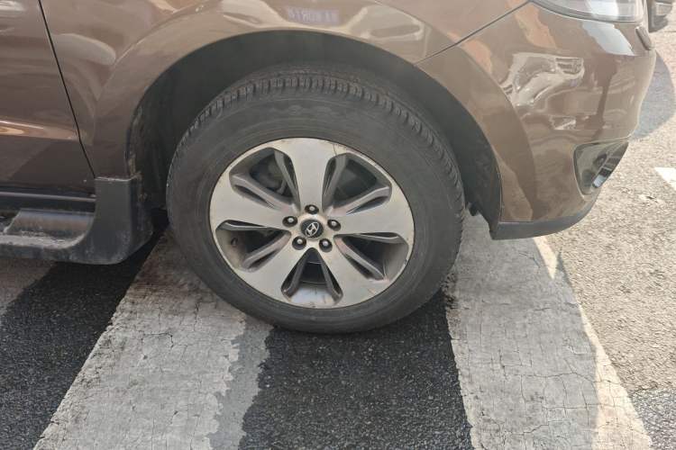 Used Hyundai Santa Fe Classic 2012 2.4 Ultimate Edition 7-Seater Four-Wheel Drive Right Front Wheel Hub