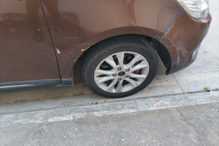 Used Baojun 730 2016 1.5L Manual Comfort Version 7 Seats China V Emission Standard Right Front Wheel Hub