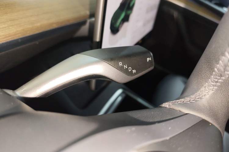 Used Tesla Model Y 2023 Long-Range All-Wheel-Drive Version
