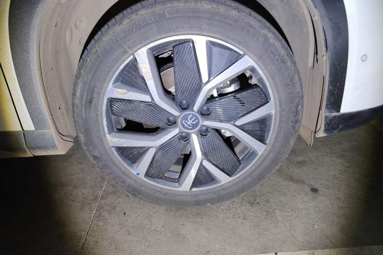 Used BYD Song L DM-i 2025 Intelligent Driving Version 160 km Beyond-Range Type Right Front Wheel Hub