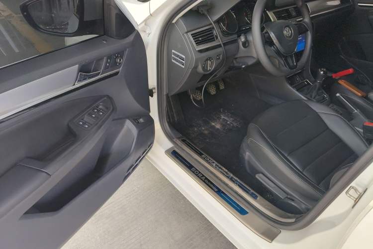 Used Volkswagen Bora 2017 1.6L Manual Comfort Model
