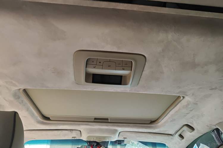 Used Buick GL8 2011 3.0L GT Luxury Business Haoya Edition
