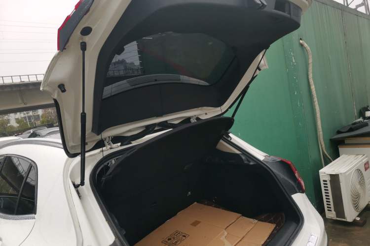 Used Mercedes-Benz GLA 2015 GLA 220 4MATIC Fashion Model
